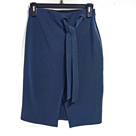 MODE Maca Belted Skirt - Picture 1 of 7